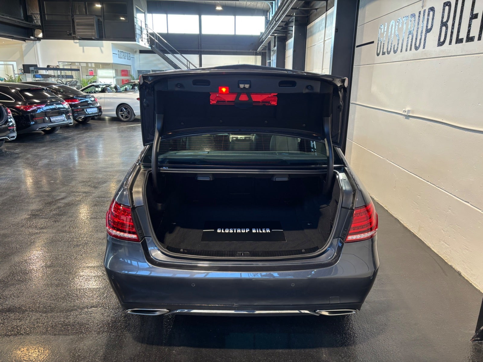 Grå Mercedes E250 fra 2014