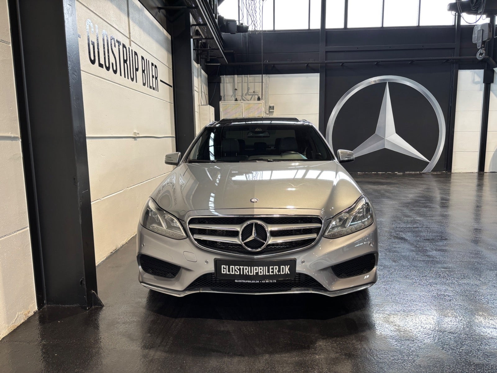 Grå Mercedes E300 fra 2014