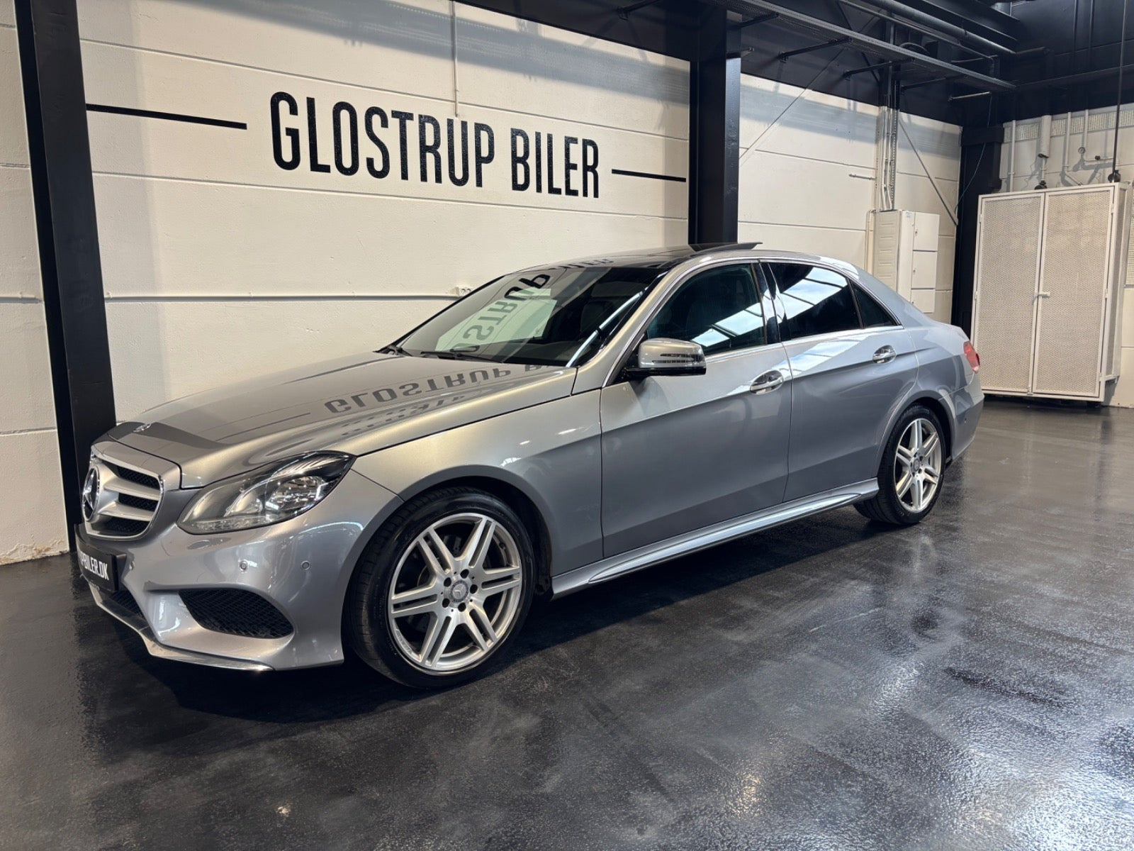 Grå Mercedes E300 fra 2014