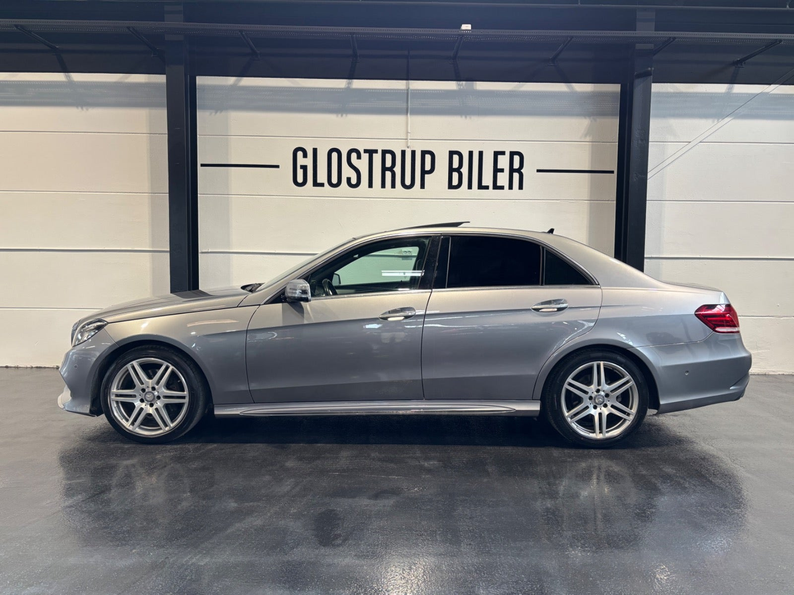 Grå Mercedes E300 fra 2014