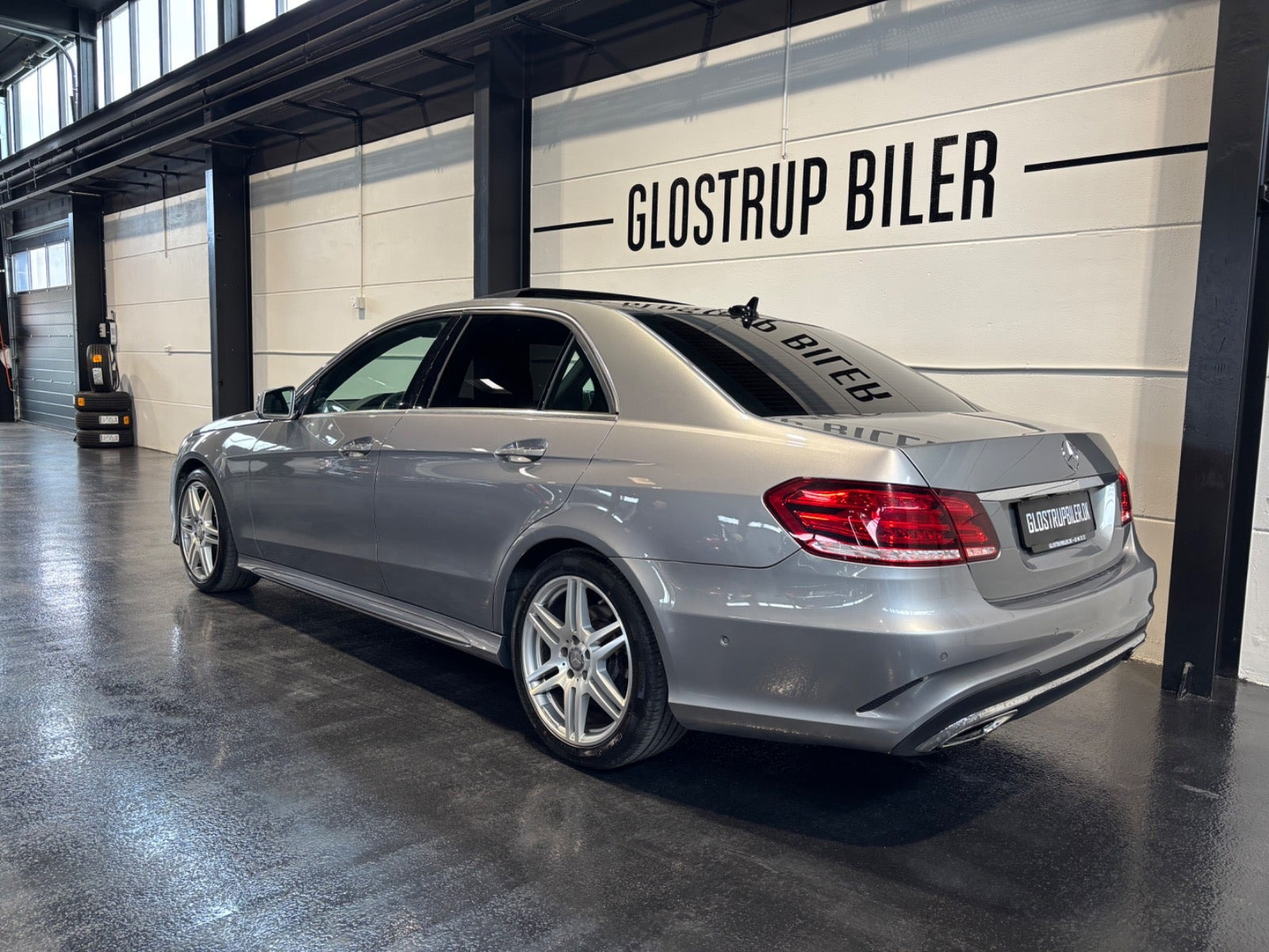 Grå Mercedes E300 fra 2014