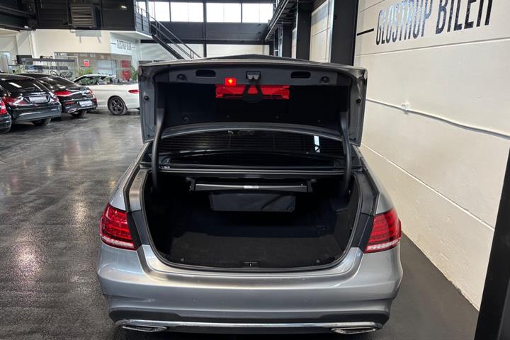 Grå Mercedes E300 fra 2014