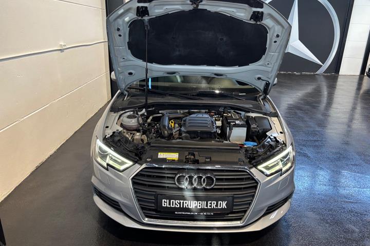 Sølv Audi A3 fra 2018