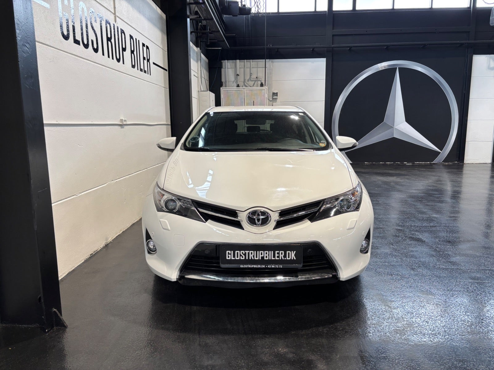 Hvid Toyota Auris fra 2015