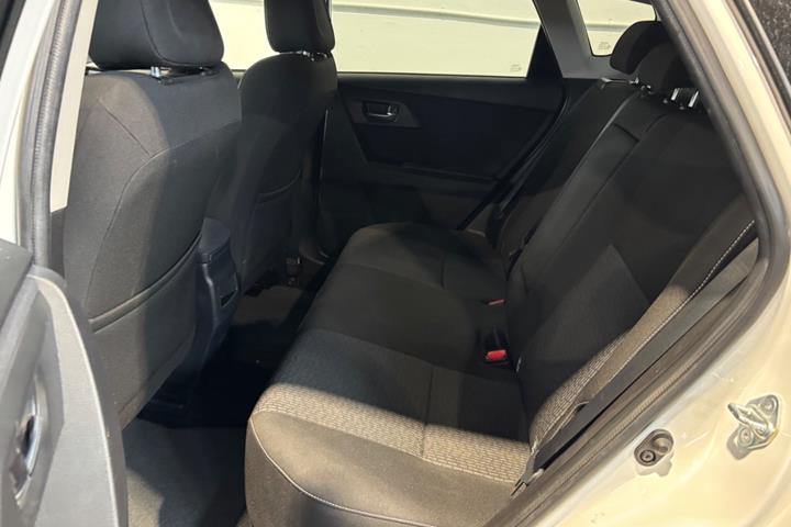 Hvid Toyota Auris fra 2015