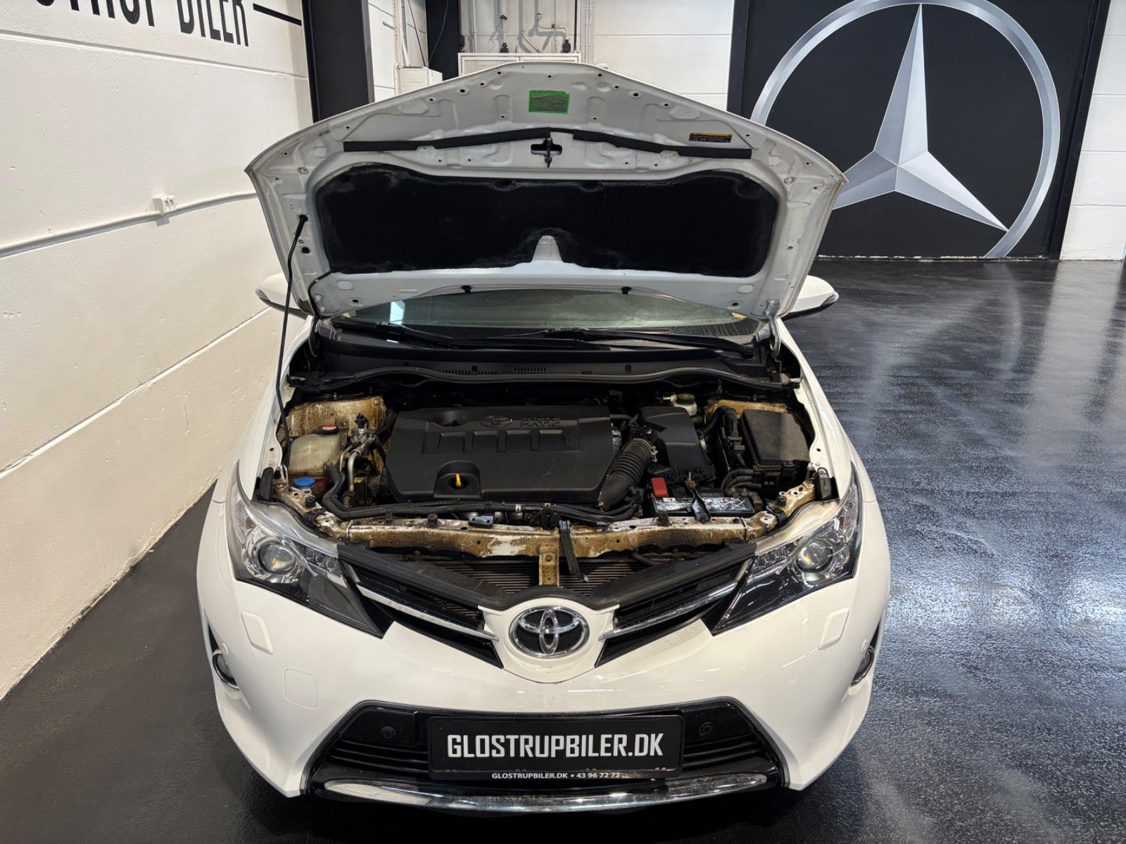 Hvid Toyota Auris fra 2015