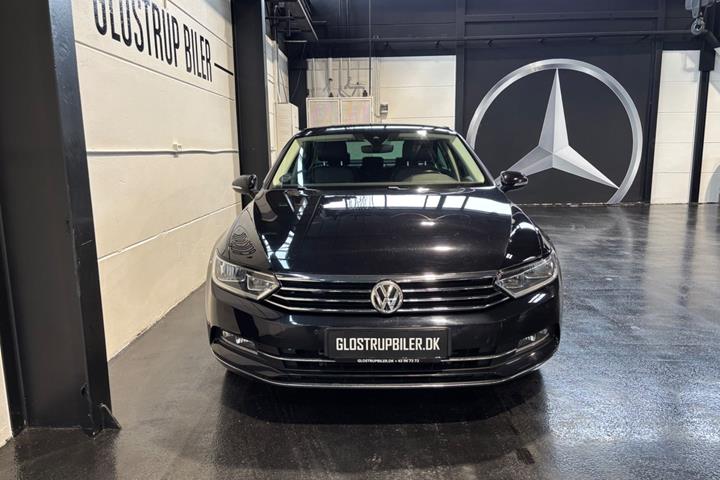 Sort VW Passat fra 2018