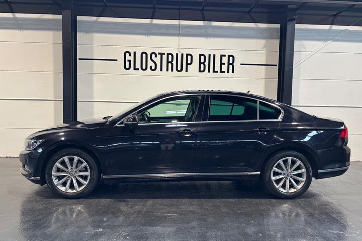 Sort VW Passat fra 2018
