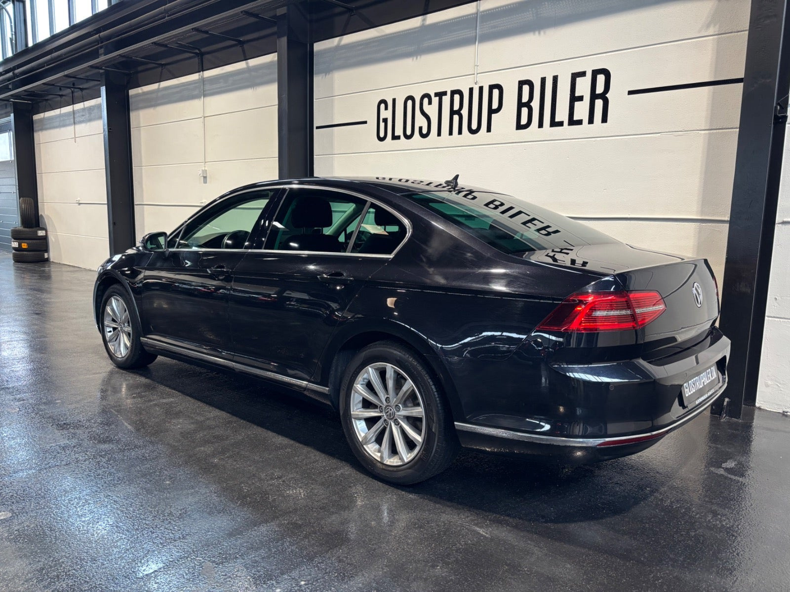 Sort VW Passat fra 2018