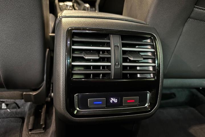 Sort VW Passat fra 2018