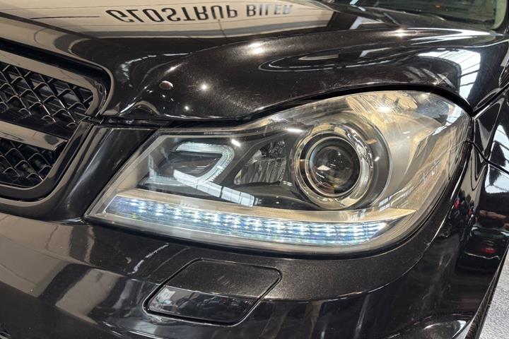 Sort Mercedes C200 fra 2012