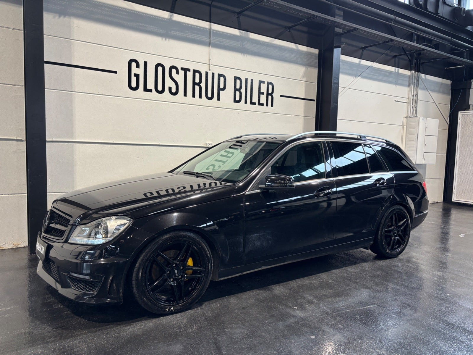 Sort Mercedes C200 fra 2012