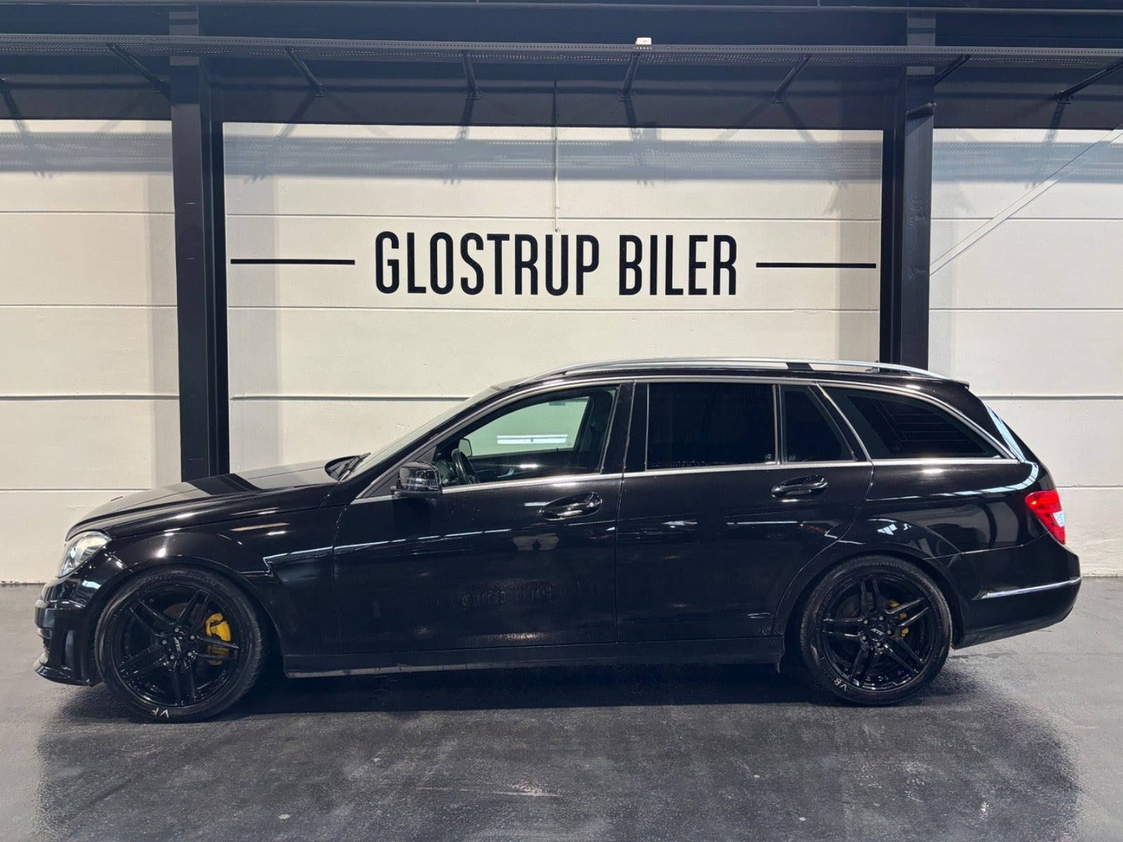 Sort Mercedes C200 fra 2012