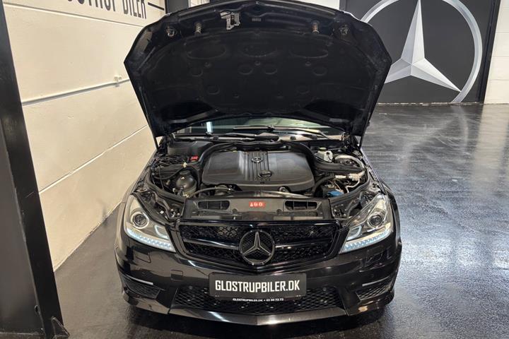 Sort Mercedes C200 fra 2012