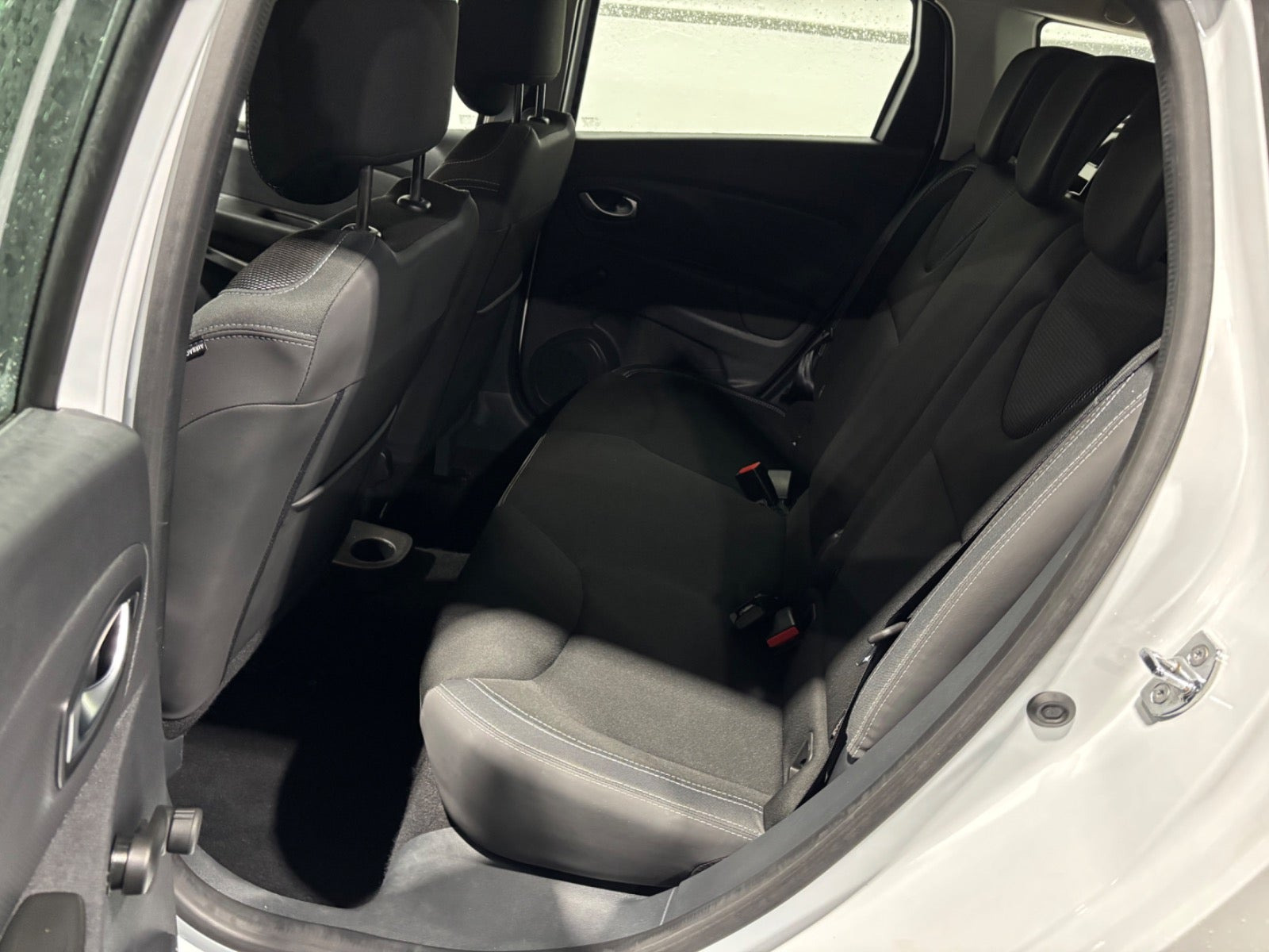 Hvid Renault Clio IV fra 2018