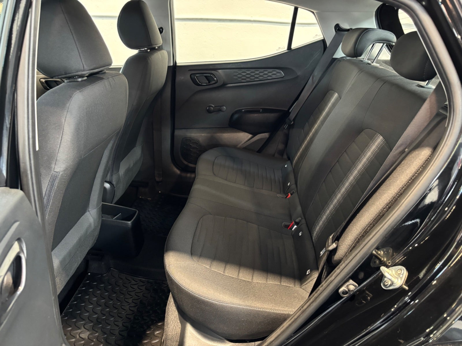 Sort Hyundai i10 fra 2021
