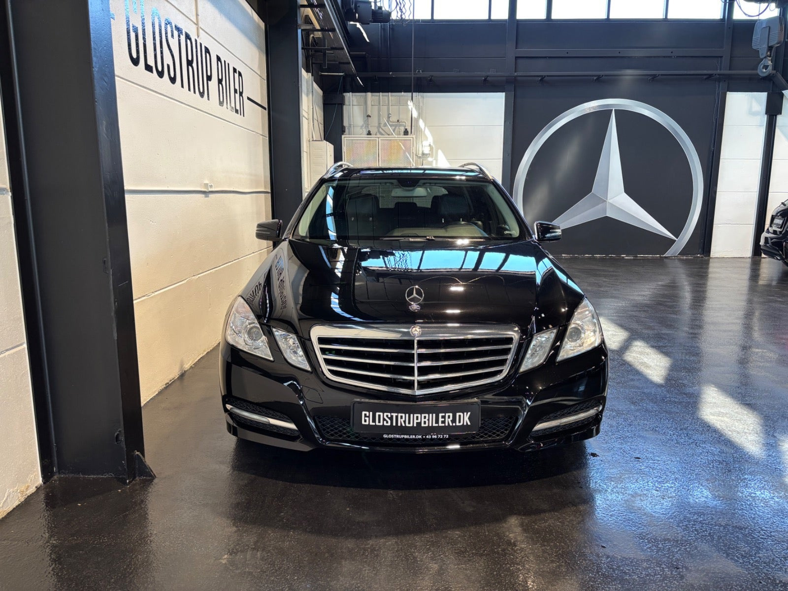 Sort Mercedes E220 fra 2012