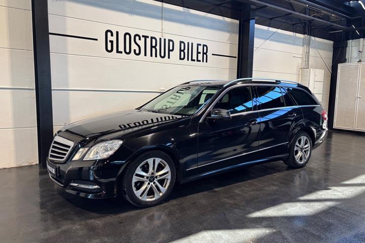 Sort Mercedes E220 fra 2012