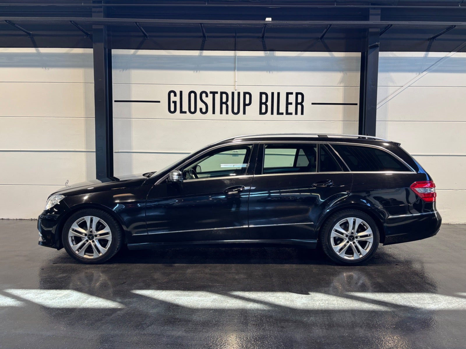 Sort Mercedes E220 fra 2012