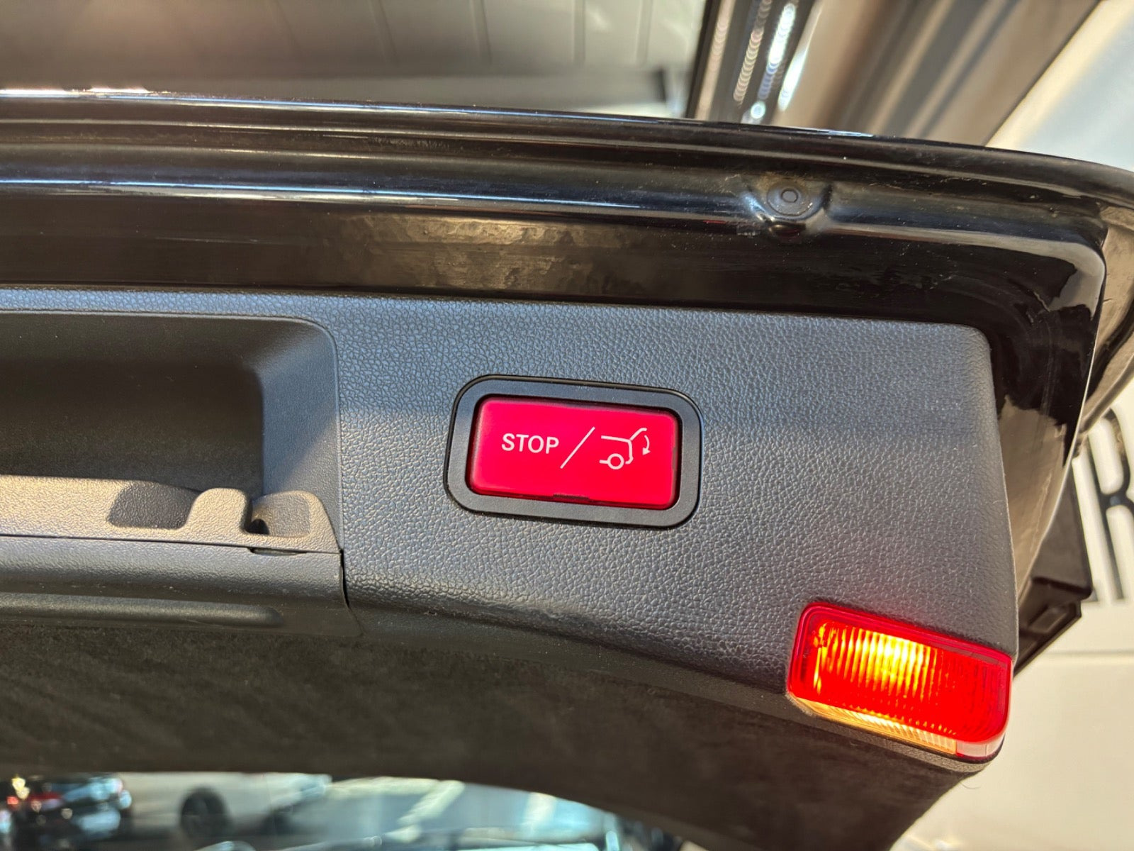 Sort Mercedes E220 fra 2012