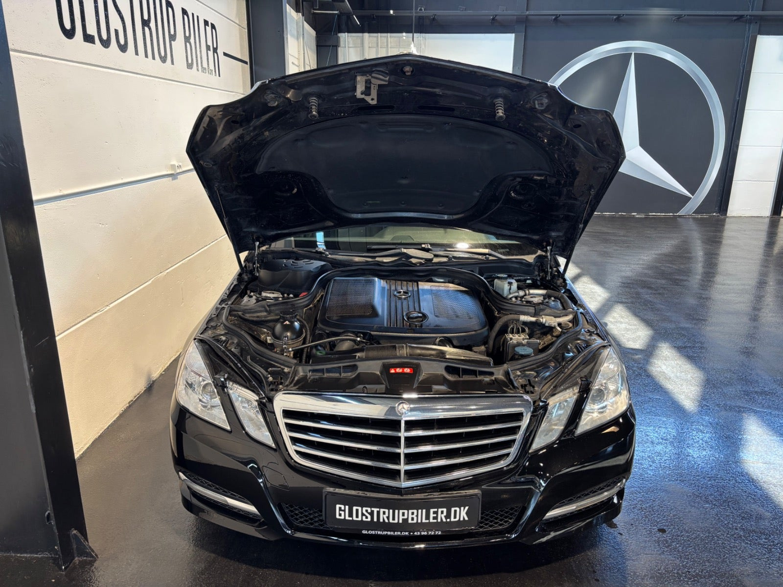 Sort Mercedes E220 fra 2012