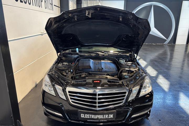Sort Mercedes E220 fra 2012