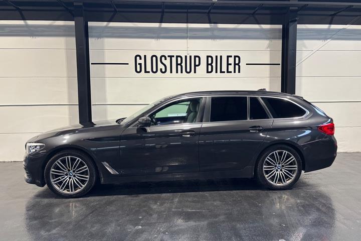 Grå BMW 520d fra 2018