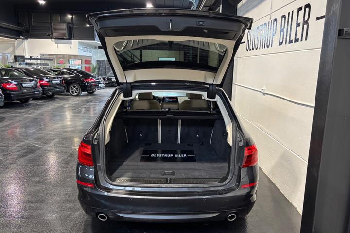 Grå BMW 520d fra 2018
