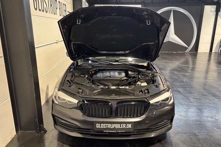 Grå BMW 520d fra 2018