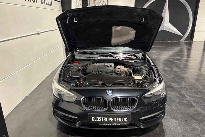 Sort BMW 120i fra 2016