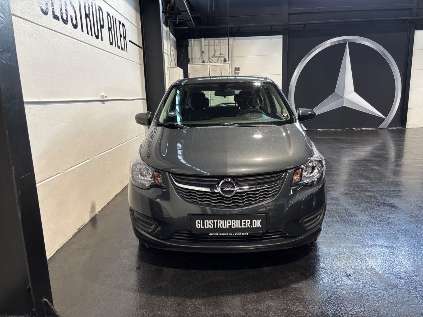 Grå Opel Karl fra 2017
