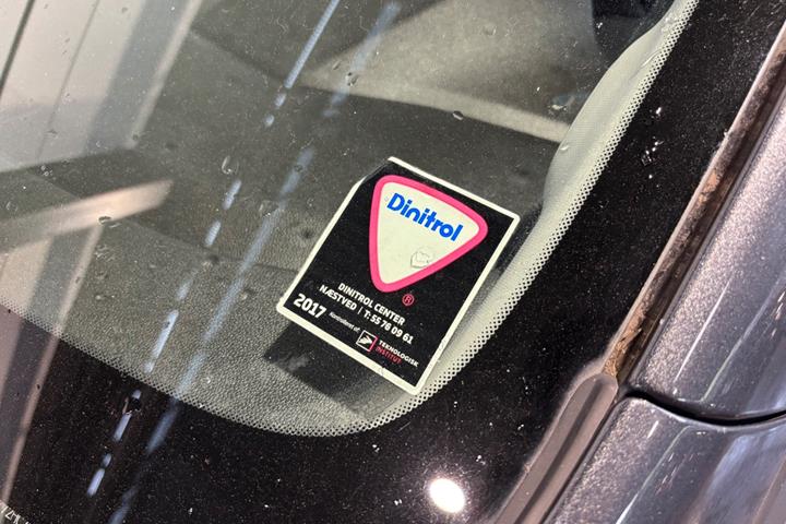 Grå Opel Karl fra 2017