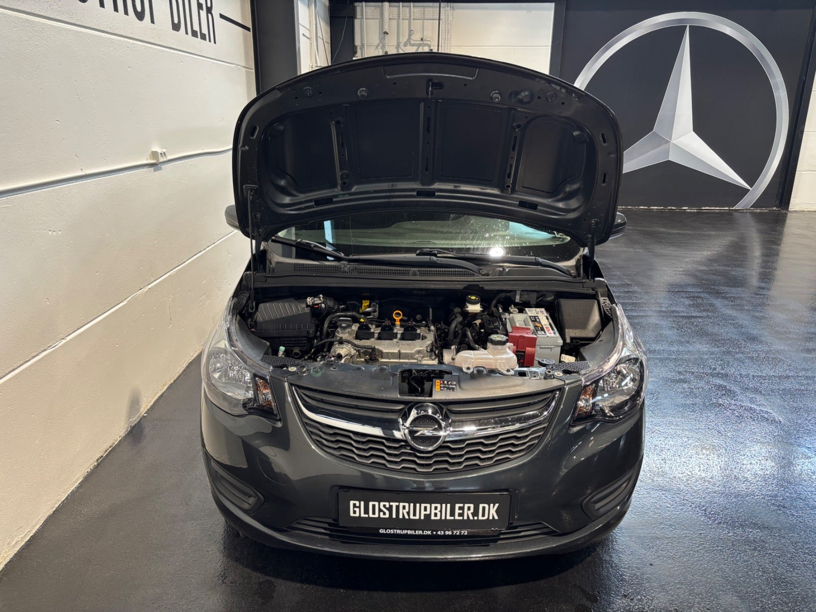Grå Opel Karl fra 2017