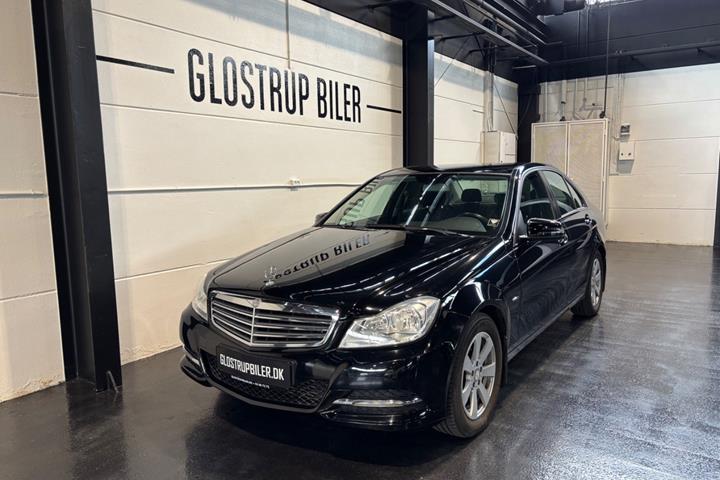 Sort Mercedes C180 fra 2011