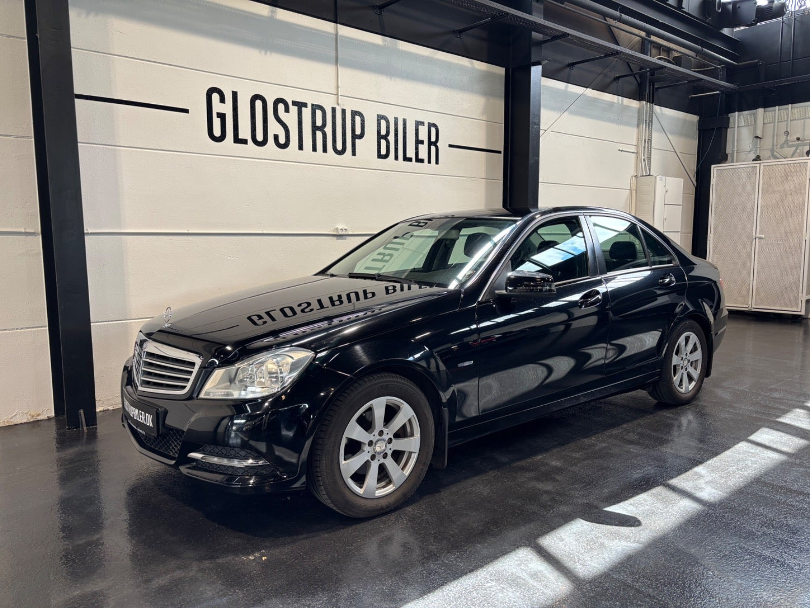 Sort Mercedes C180 fra 2011