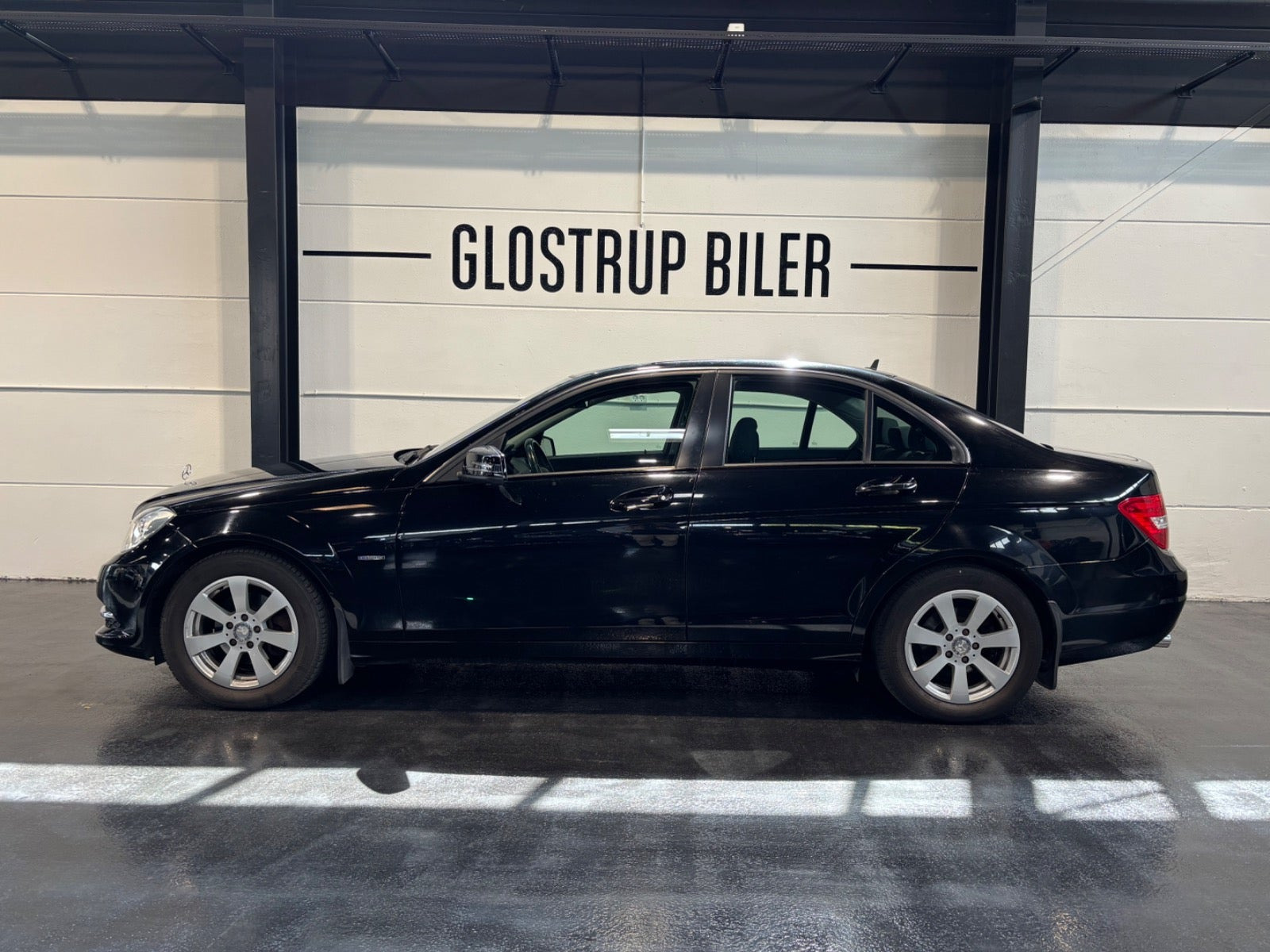 Sort Mercedes C180 fra 2011