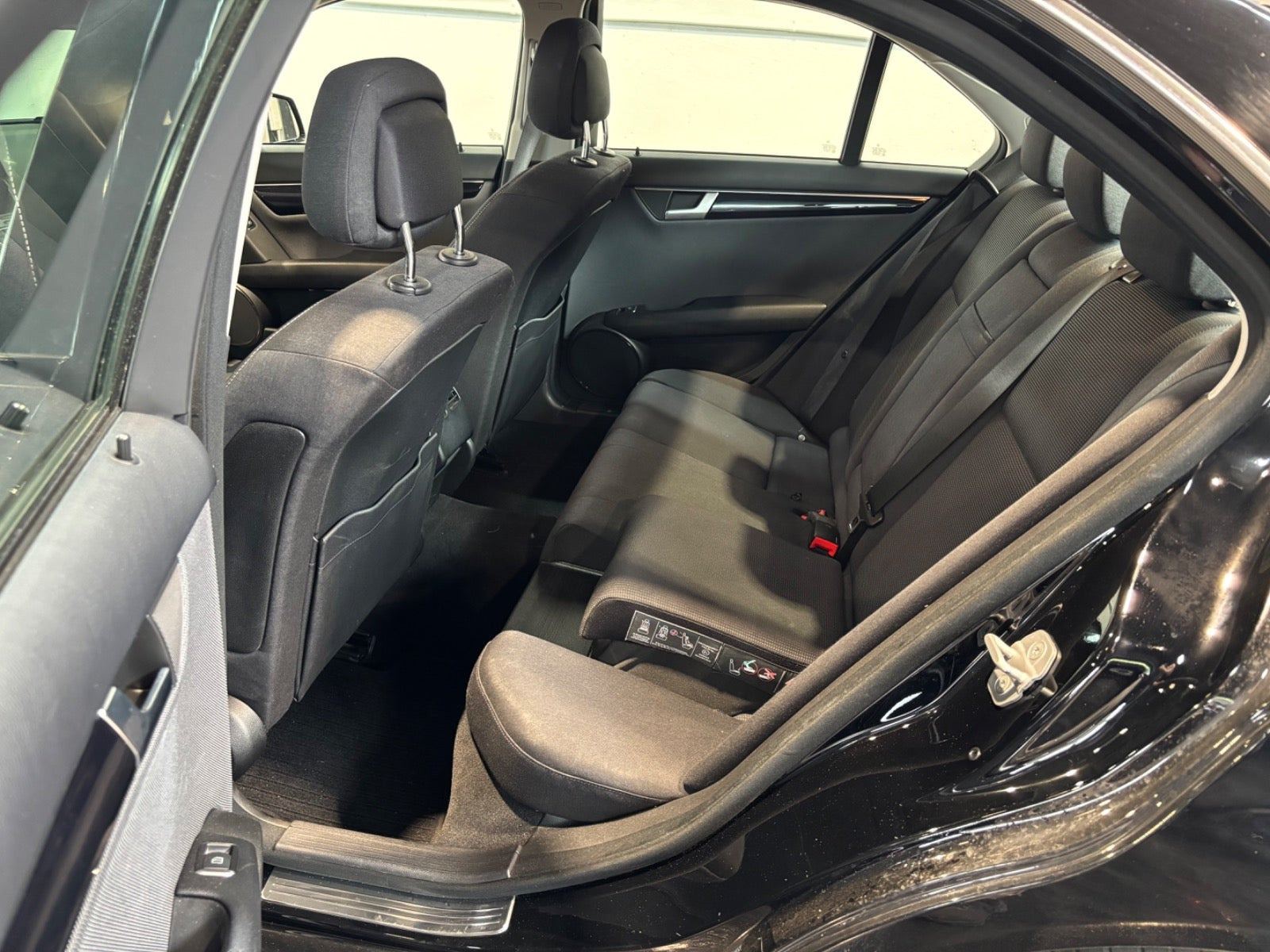 Sort Mercedes C180 fra 2011