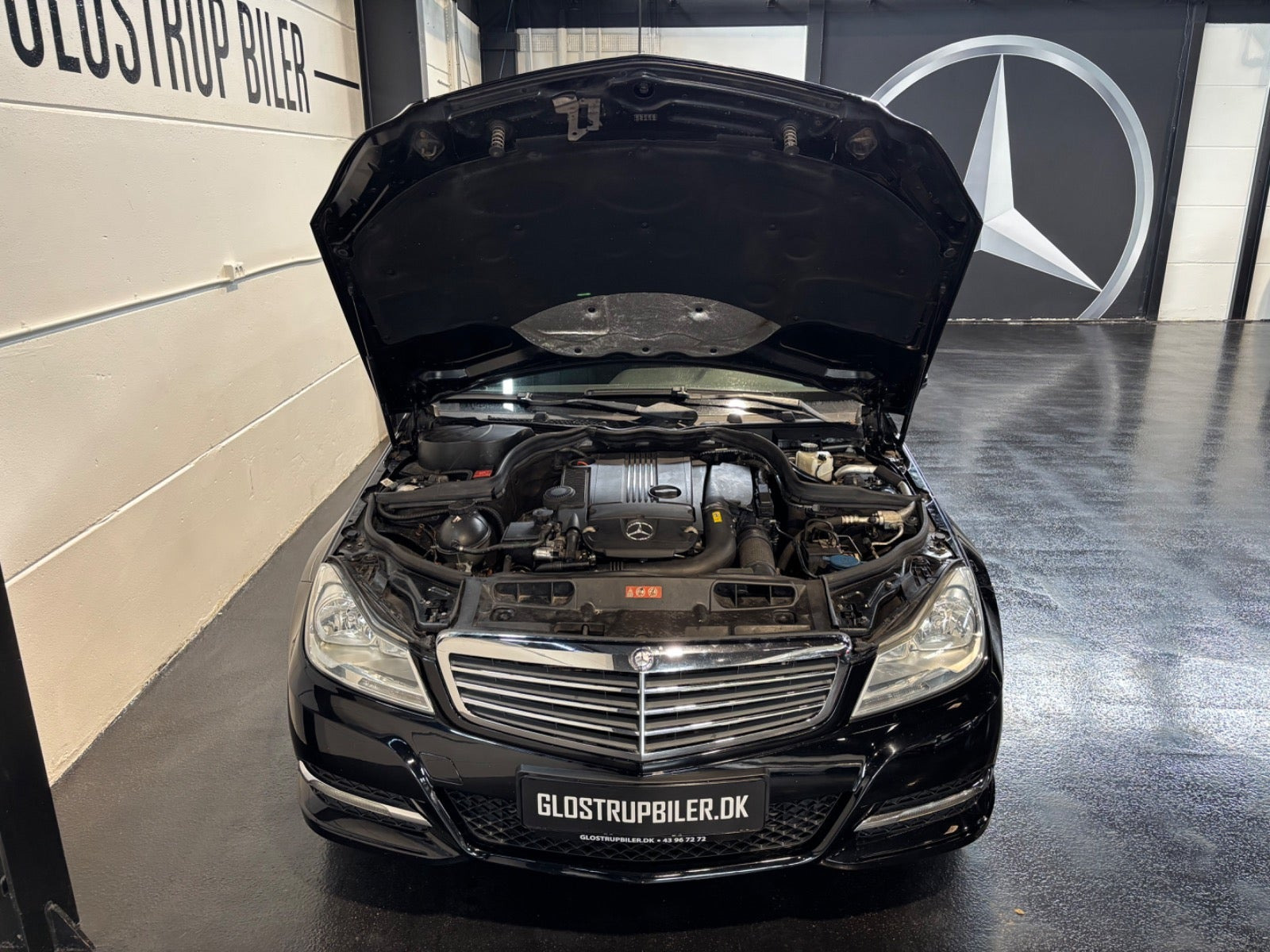 Sort Mercedes C180 fra 2011