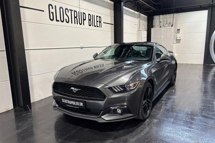 Grå Ford Mustang fra 2016