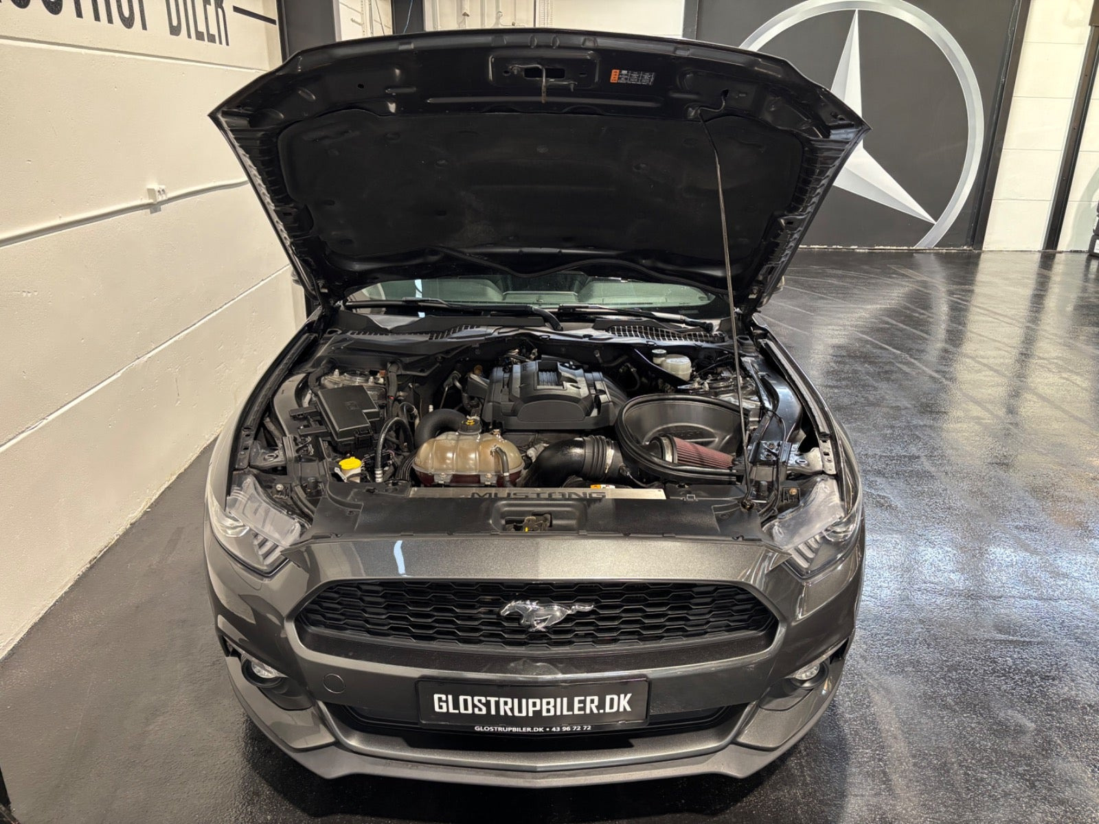 Grå Ford Mustang fra 2016