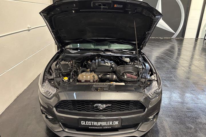 Grå Ford Mustang fra 2016