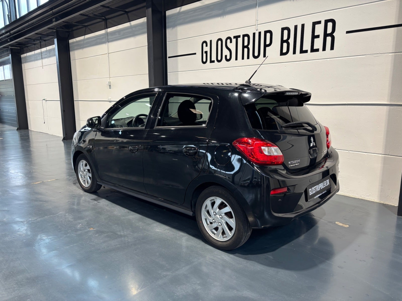 Sort Mitsubishi Space Star fra 2020