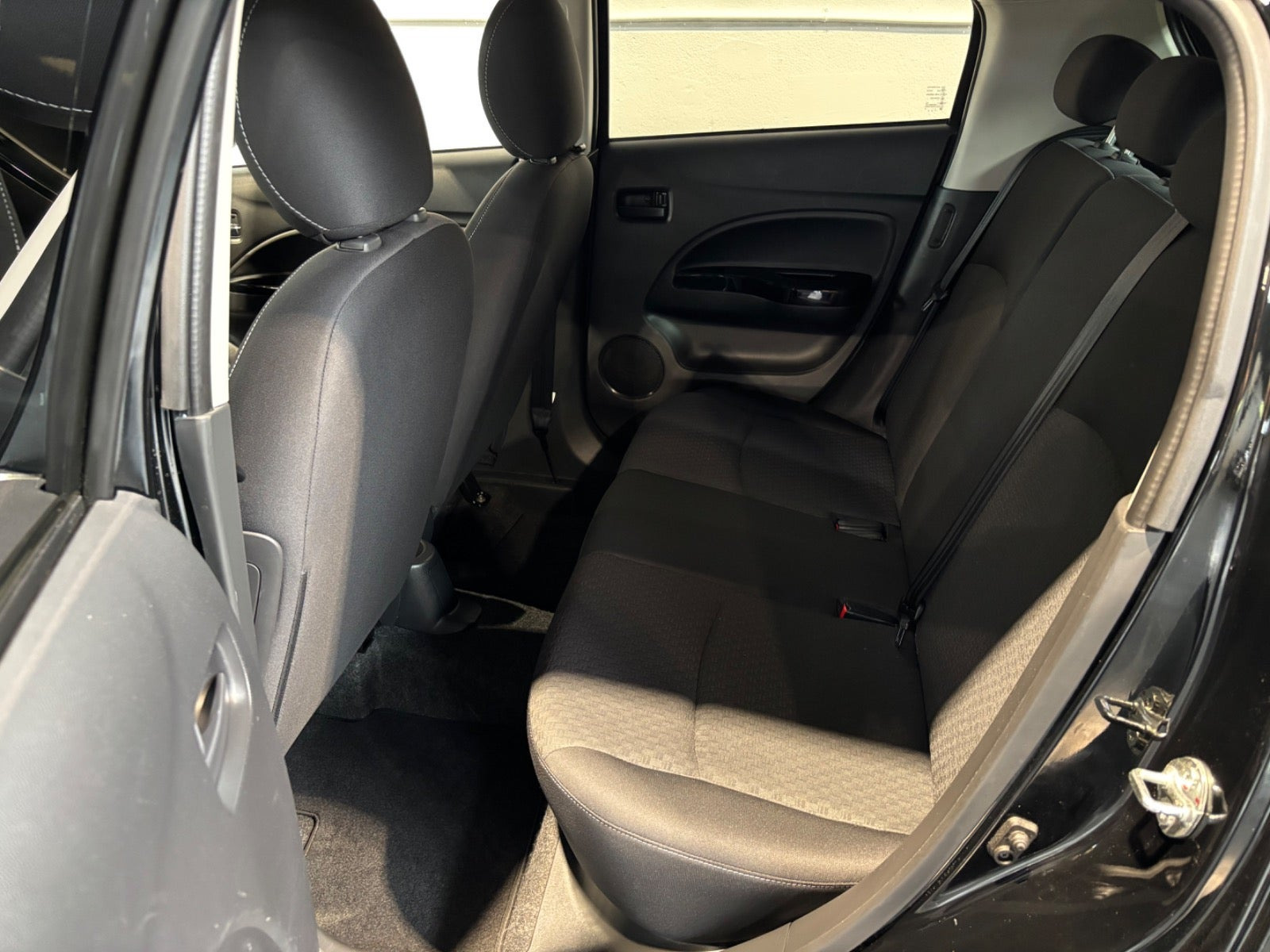 Sort Mitsubishi Space Star fra 2020