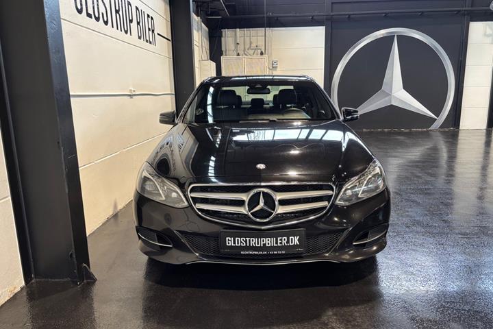 Sort Mercedes E220 fra 2015