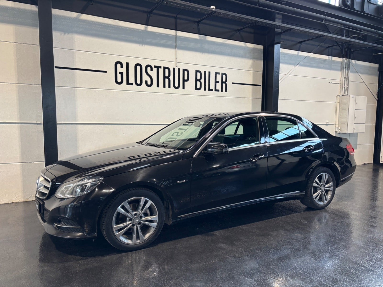 Sort Mercedes E220 fra 2015
