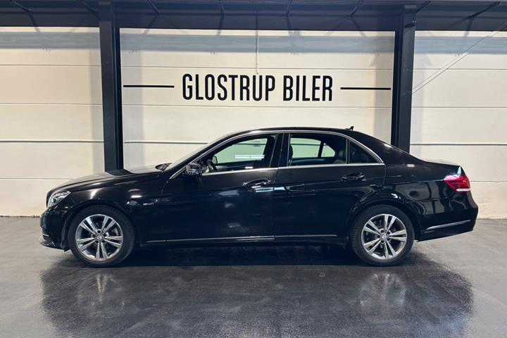 Sort Mercedes E220 fra 2015