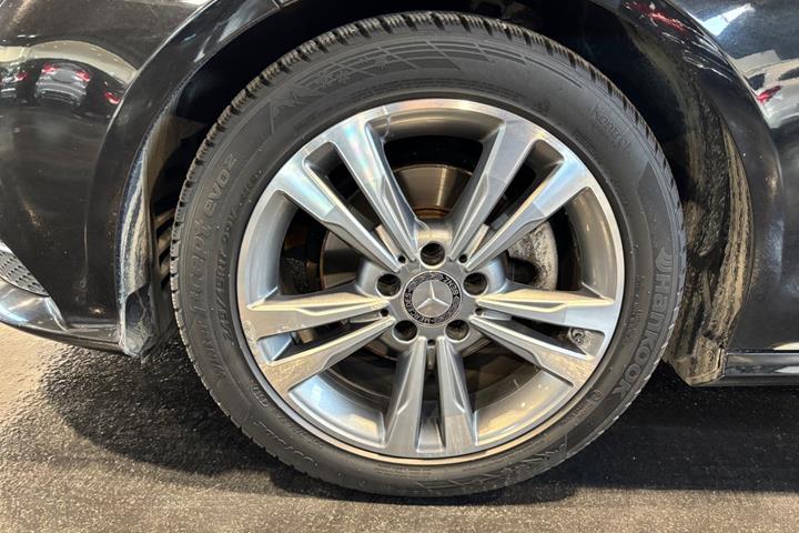 Sort Mercedes E220 fra 2015