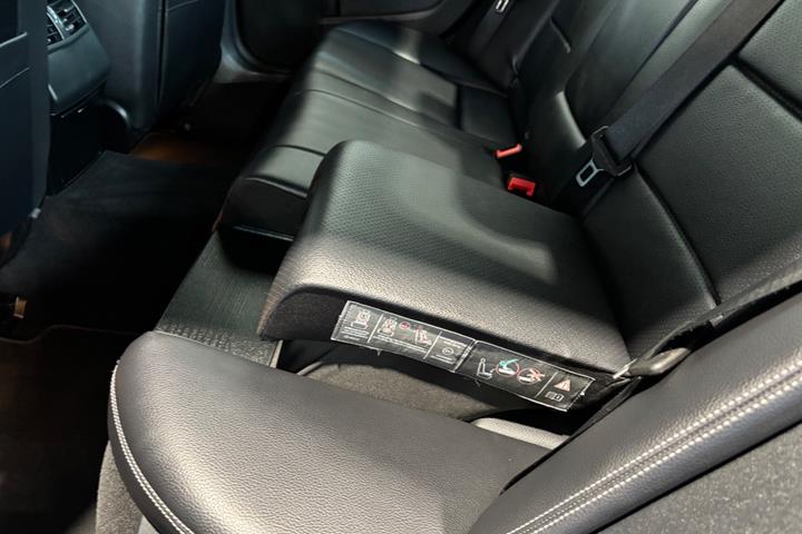 Sort Mercedes E220 fra 2015