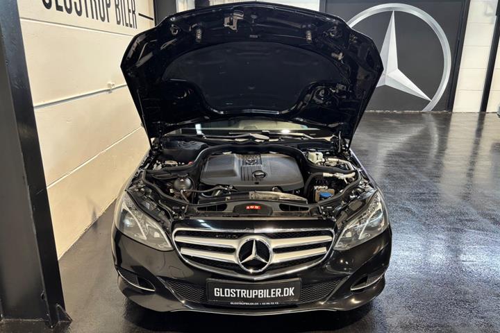Sort Mercedes E220 fra 2015