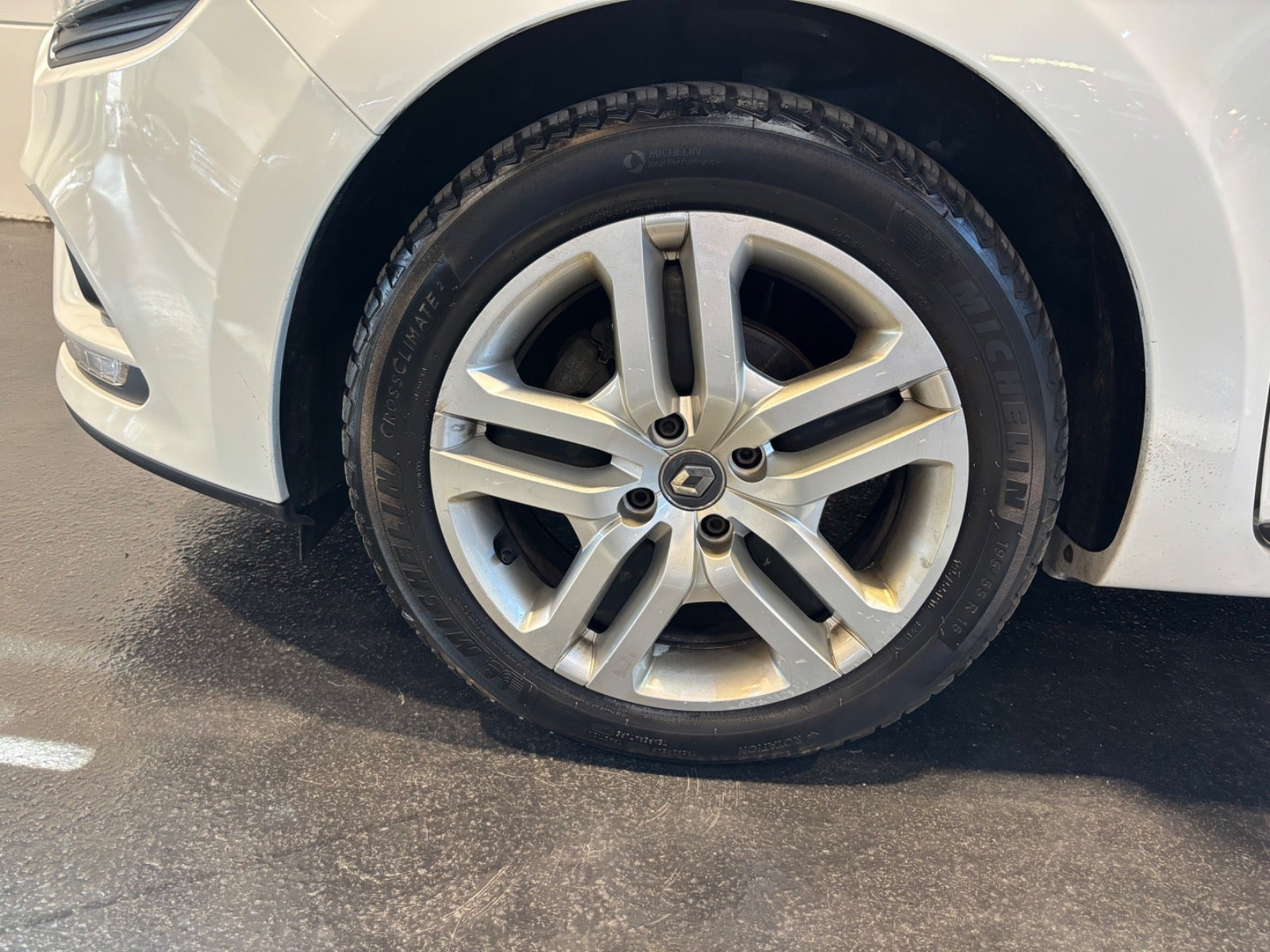 Hvid Renault Clio IV fra 2018